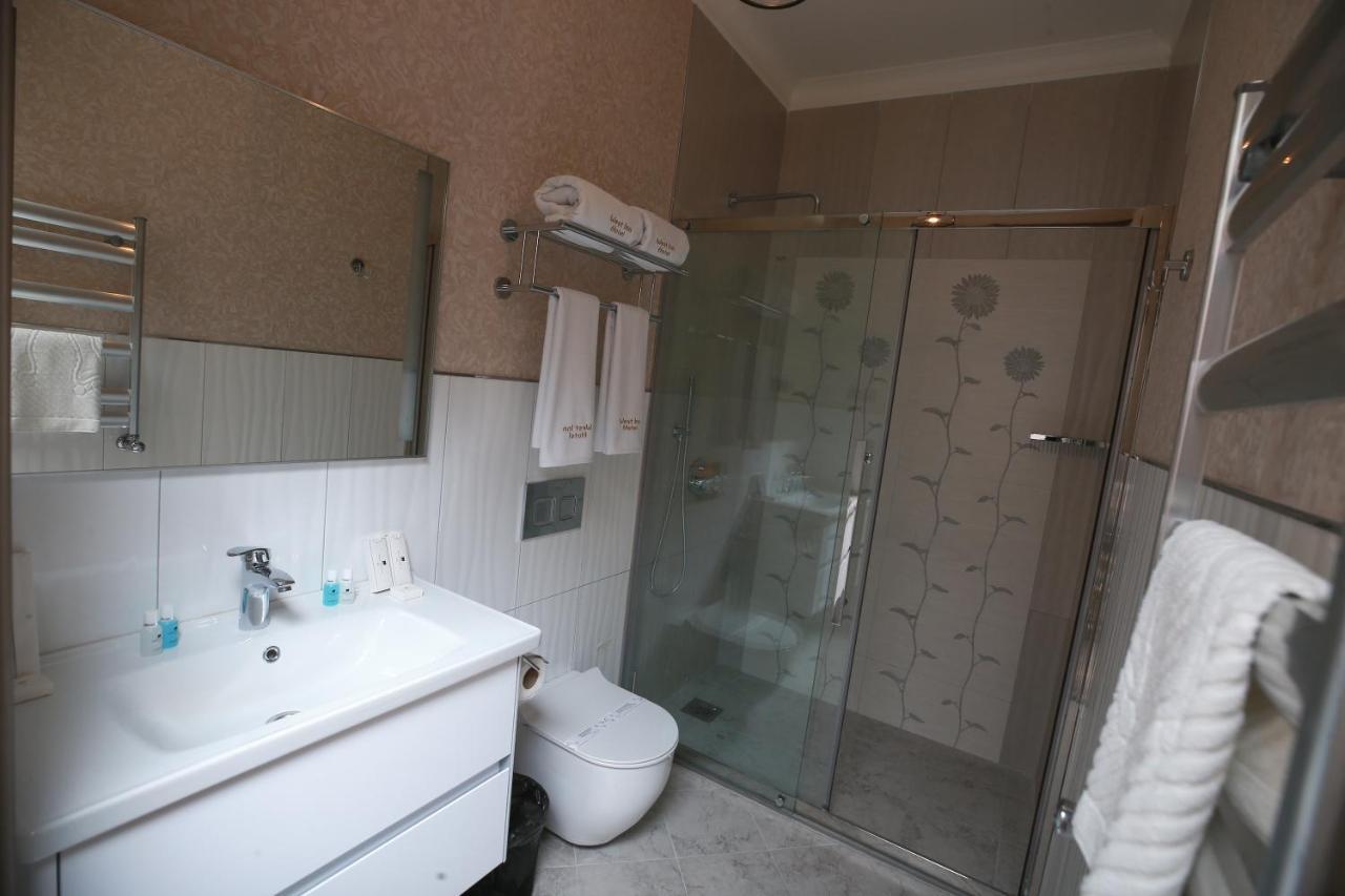 West Inn Hotel & Restaurant Nz Baku Exteriör bild