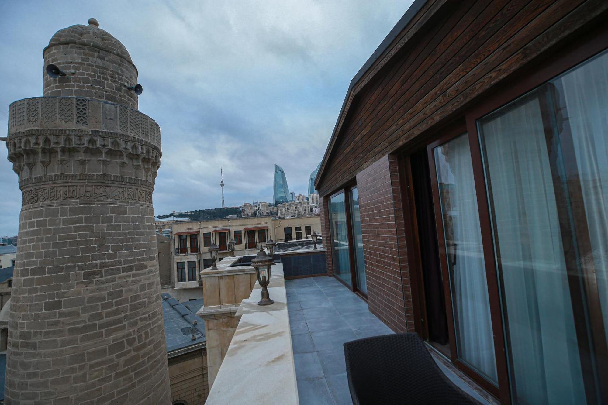 West Inn Hotel & Restaurant Nz Baku Exteriör bild