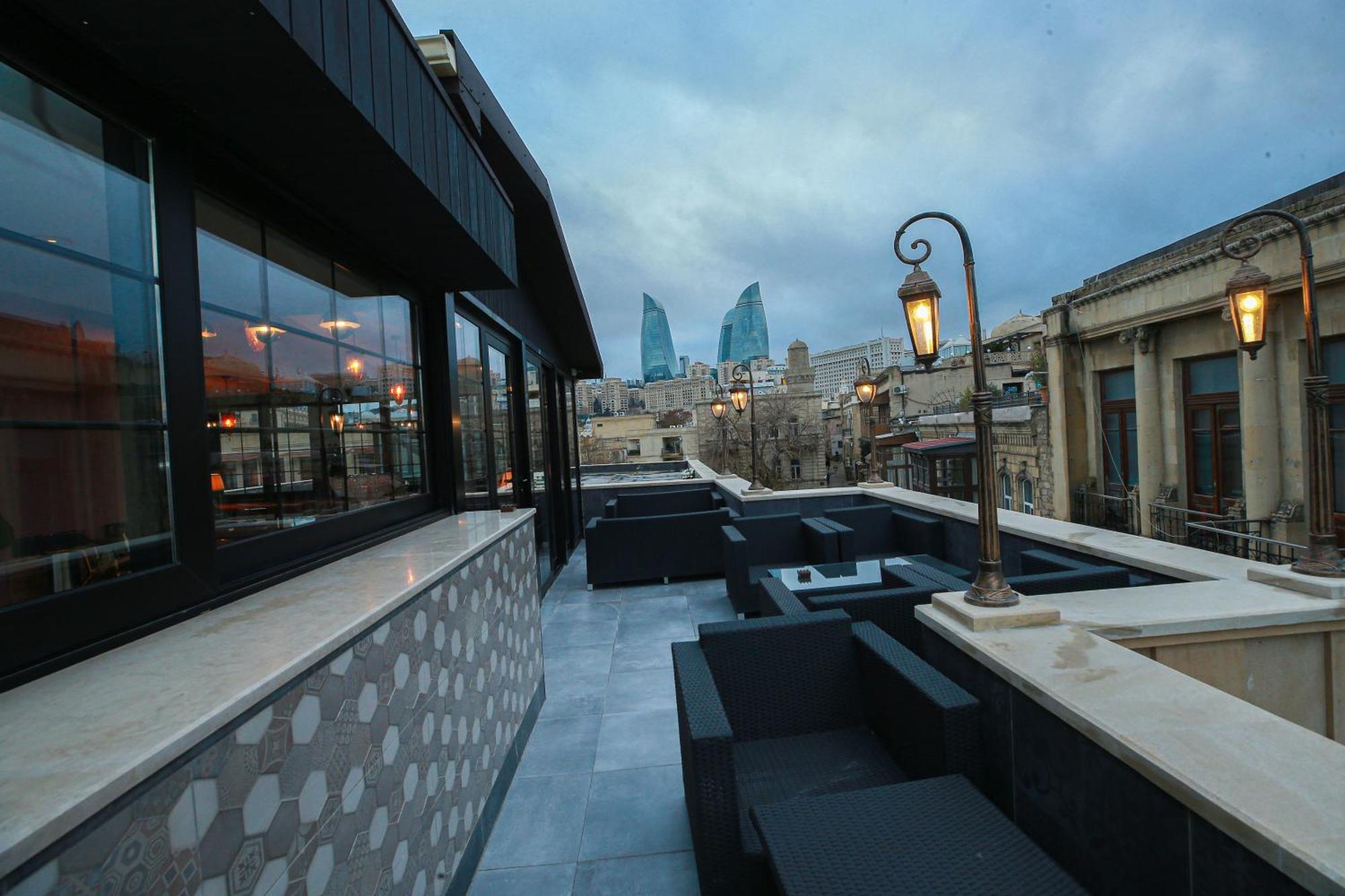 West Inn Hotel & Restaurant Nz Baku Exteriör bild